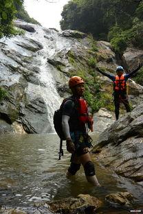 瀑降视频,瀑布边缘的极限挑战瞬间